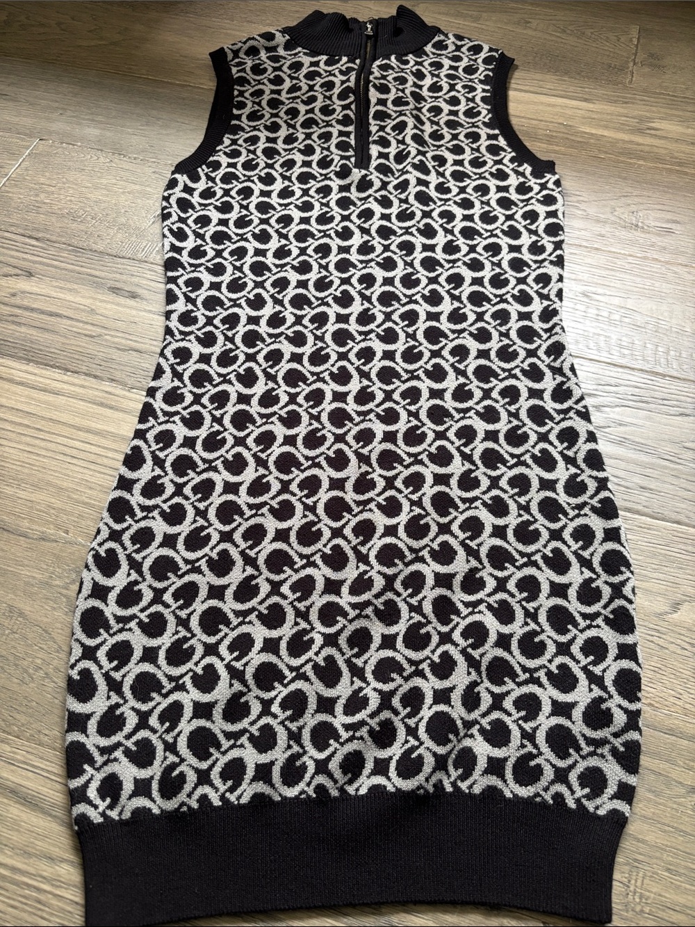Guess | Eco Gianni Black and White Sleeveless Knit Logo Mini Dress Size Medium - Picture 5 of 14